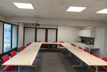 Sala konferencyjna Dębiec 400