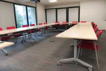 Sala konferencyjna Dębiec 400