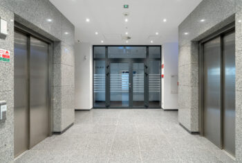 Wejście do budynku PPTP od środka