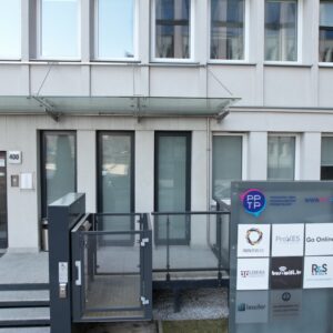 Wejście do budynku PPTP 28 Czerwca 1956r. 404