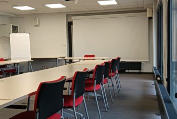 Sala konferencyjna D, 28 Czerwca 1956r. 404